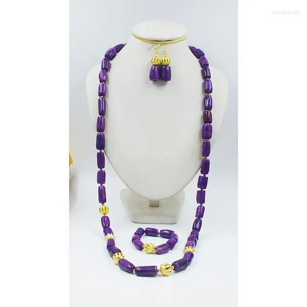 Halskette Ohrringe Set 40 Zoll 12–13 mm Charm Damen Pullover Halskette. Lavendelfarbe. Natürliche Koralle