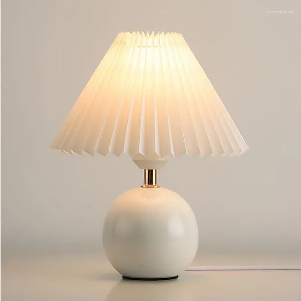 Tischlampen, moderne Luxus-LED-Desktop-Dekorationsleuchte, nordische kreative Keramik-Nachttischlampe, einfache Stoffleuchte