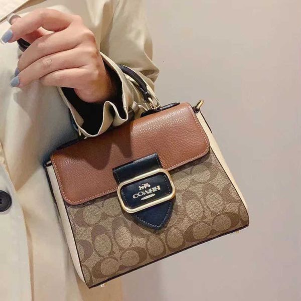 2023 Yeni Morgan Topandle Modern Çanta Taşıma Flep Crossbody Women Mağaza Omuz Çantası Gezerleme Satış