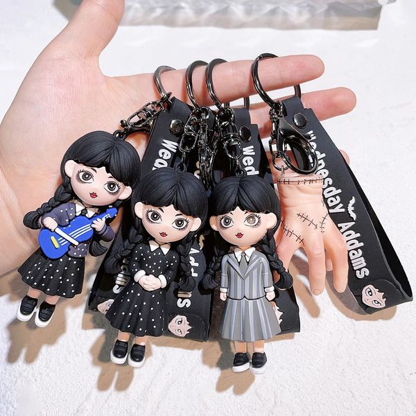 Action Figures Toy Horror Halloween Wednesday Addams Portachiavi in silicone per chiavi Famiglia Cartoon 3d Portachiavi Modello di ruolo Ciondolo Giocattoli per bambole 231031