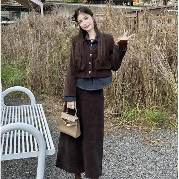 Abito a due pezzi Cappotto corto autunnale Abito con gonna Nero da donna Slim moda coreana manica lunga Y2k e vita alta A-line