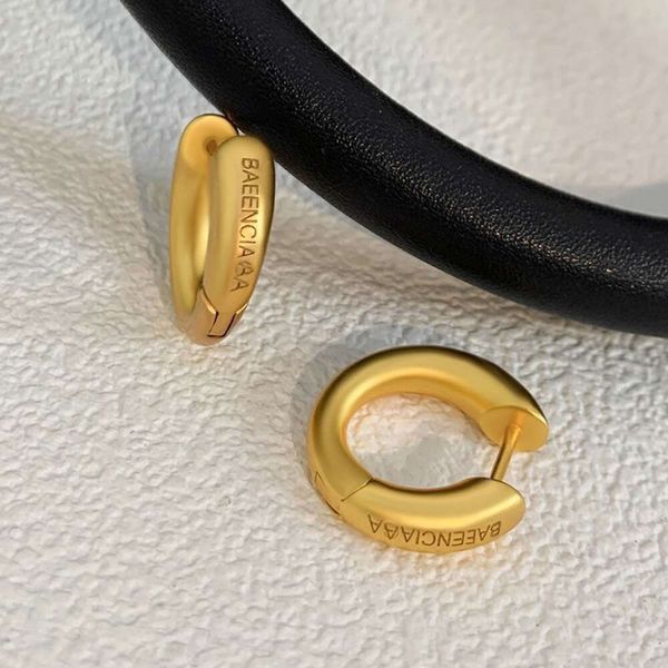 Семейное золотое кольцо с буквой B, женское простое кольцо, мужские высококачественные легкие роскошные повседневные серьги в европейском и американском стиле