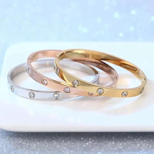 Bracciale rigido da donna classico con strass dorati, lucidato a mano, semplice, generoso, adatto per gioielli da indossare ogni giorno