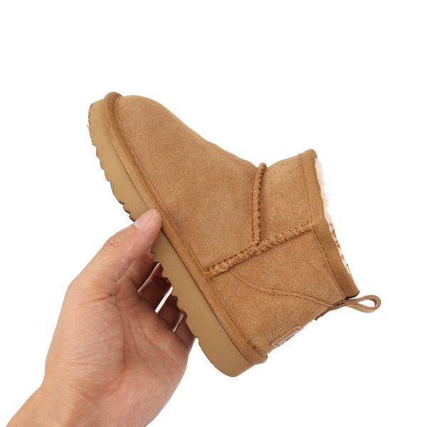 Spot Waren mit Box Kids Kleinkind Tasman Boots Baby Slipper Tazz Vorschulschuhe Chesut Fellrutschen Schaffell Shearling Classic ultra Mini Boot Winter Mules Snug Snug