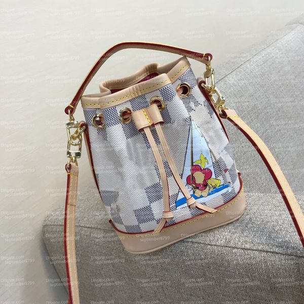 Yeni tasarımcı tutamak crossbody 10a en kaliteli kadın moda nano çanta kova çantaları gerçek deri çanta debriyaj çantaları bayan omuz kozmetik çantaları 16cm çanta kutu