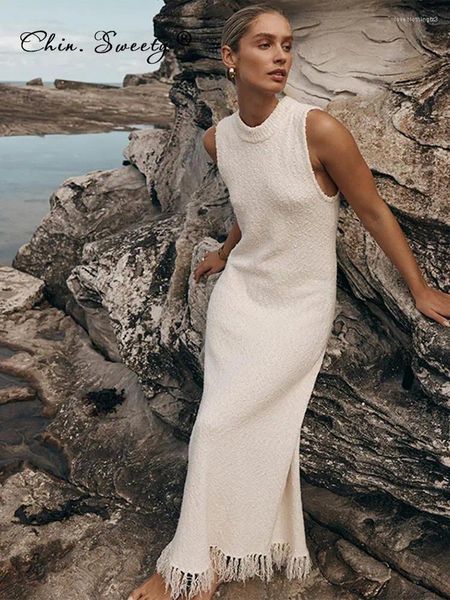 Lässige Kleider Sexy Quaste ärmelloses gestricktes Maxikleid Frauen Chic Rollkragen Sommer Strandurlaub Weiße schlanke, figurbetonte Robe Sreetwear