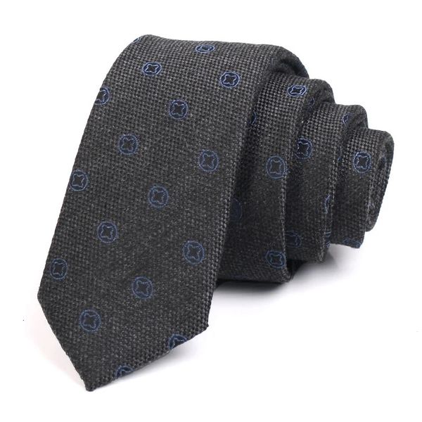 Papillon da uomo 6CM Cravatte grigio scuro Cravatta formale di alta qualità per uomo Cravatta da lavoro con confezione regalo 231031