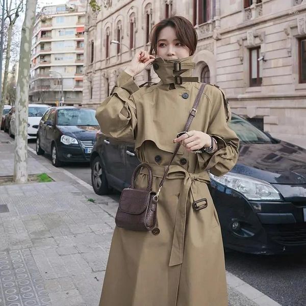 Trench da donna Cappotto femminile doppio petto di alta qualità Design elegante con spallina Impermeabili lunghi 2023 Giacca a vento autunnale