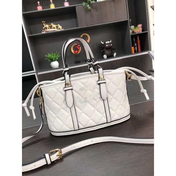 2024 Fashion Shoulder Bag Factory % 70% Retail Hair Com mit Box Bedruckter Kordelzug Gemüsekorb Handtasche Neues High-End Dign Vielseitiges Einzel-Crossbody Large 23