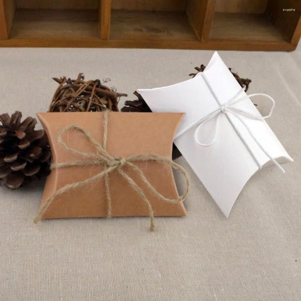 Подарочная упаковка, 100 шт., белая, коричневая, милая, маленькая, в форме подушки, коробка конфет, винтажная деревенская свадебная вечеринка, сумка для гостей, упаковка из крафт-бумаги