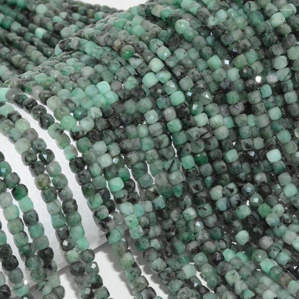 Pietre preziose sciolte Perlina cubica irregolare sfaccettata di qualità semplice naturale smeraldo 4 mm