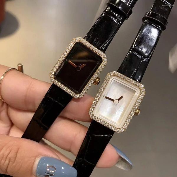 Relógios de pulso Lady Watch Medieval Black Gold Pulseira Belt Mulheres Diamante Quadrado Dois Pin Quartz Movimento Premium Edition