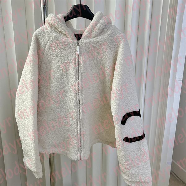 Outono inverno feminino cashmere outerwear carta impressão lã de cordeiro cardigan ao ar livre casaco de pele quente com capuz