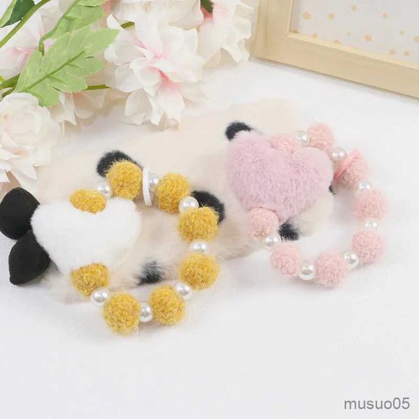 Catena per cellulare Inverno Peluche Ciondolo con perline Colore creativo Amore Cover per cuffie Accessori per cassa del telefono Catena per palle di pelo di perle R231031