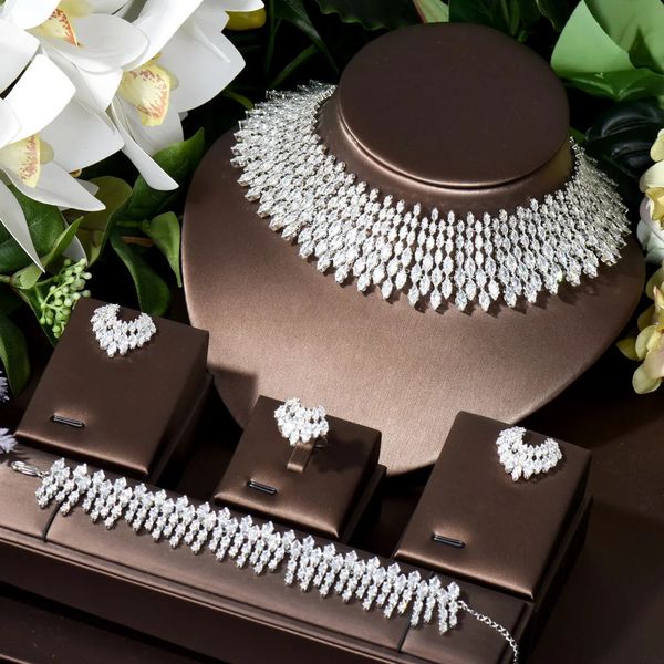 Hochzeitsschmuck-Sets HIBRIDE Elegantes Zirkonia-Choker-Design 4-teiliges Halsketten- und Ohrring-Set für Frauen Brautschmuck-Set Nigeria Hochzeit N-45 231030