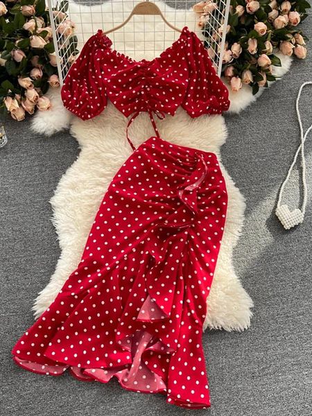 İş Elbiseleri Kadın Kırmızı/Mor/Siyah Polka Nokta İki Parça Set Yaz Seksi fırfır Kısa Drawstring Üstler Yüksek Bel Düzensiz Etek 2 PCS Takım