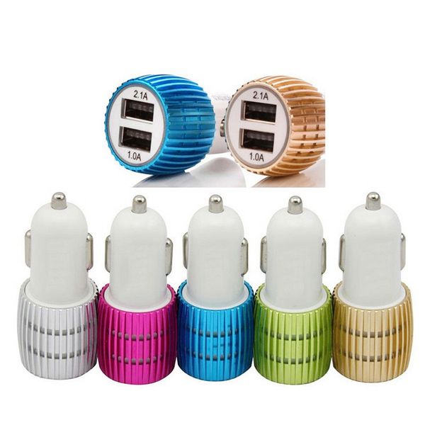 Neues buntes LED-Autoladegerät mit 2 Anschlüssen, Zigarettenanschluss, 5 V, 2,1 A, Micro-Auto-Netzteil, Dual-USB, für iPhone 7 und Samsung S7