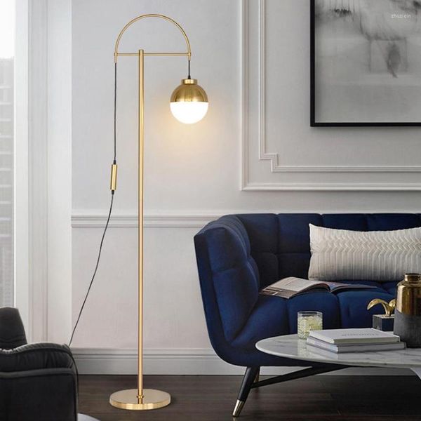 Zemin lambaları nordic lamba ins stil altın lamba beyaz cam top yaratıcı oturma odası yatak odası başucu çalışma dekor ayakta