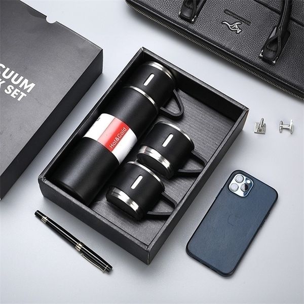 Bottiglie d'acqua 500Ml Bullet Doppio strato in acciaio inossidabile Thermos sottovuoto Bicchiere da caffè Tazza da viaggio Viaggio d'affari Infusore per tè 220830