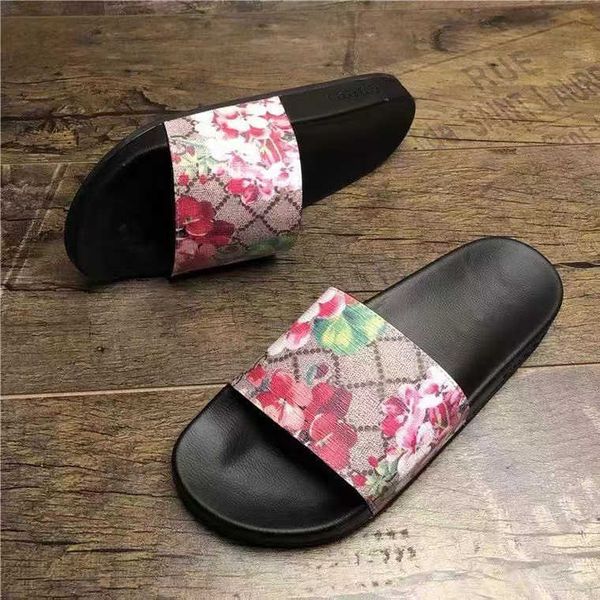 Luxurys Designer Hausschuhe Slide Sandalen für Männer Frauen Sommer Classic Floral Brocade Slides Flats Leder Gummi Plattform Flip Flops Gear