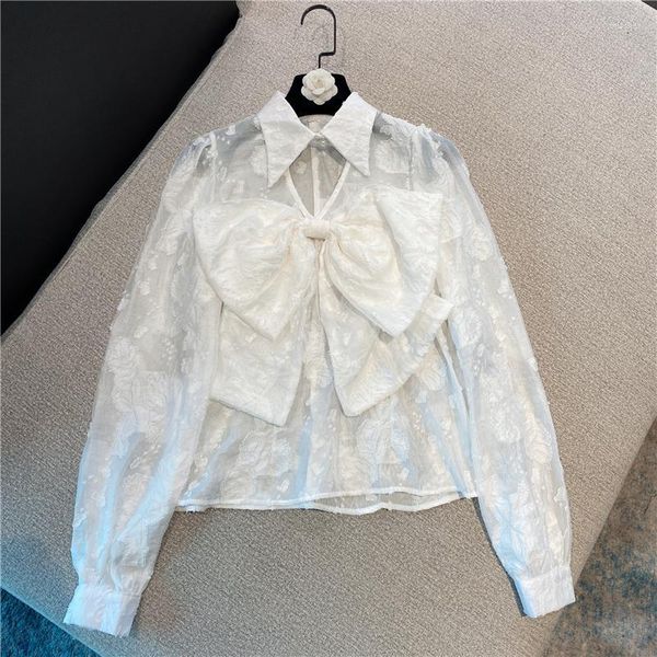 Bloups feminina camisas femininas Camisa de renda de arco branco Women 2022 Primavera de primavera Estilo coreano Bordado doce malha de fivela de fivela
