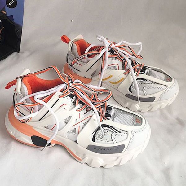 2024 Designer Luxo feminino masculino Casual Shoe Track 3.0 LED tênis LED Gomma Leather Trainer Nylon Platform Sneakers Men Light Treiners Sapatos 36-45 D8