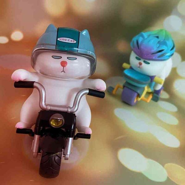 Oggetti decorativi Figurine VIVICat Helmet Series Action Figure Giocattoli per bambole Kawaii Cat Kitty Indossa un casco Decorazione della stanza Regali per ragazze Bambini T220902