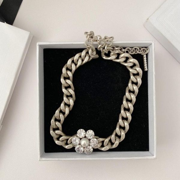 Correntes são nicho de jóias de jóias de jóias de cristal diamante feminino Chain Chaky Charky Colar Colar para meninas presentes