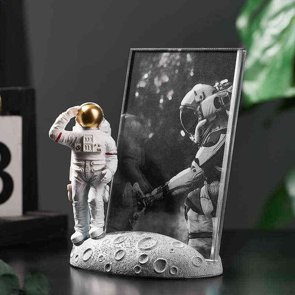 Oggetti decorativi Figurine moderne Minimalista Astronauta Frame di foto decorazione creativa camera da letto per camera da letto decorazione desktop decorazione fotogramma Tabletop t220902