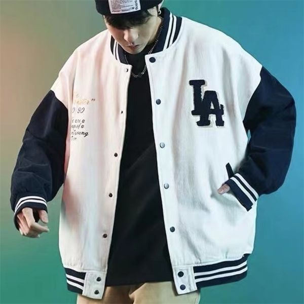 Giacche da uomo American retro lettera ricamata giacca cappotto da uomo street trend selvaggio pilota uniforme da baseball coppia casual allentato 220905