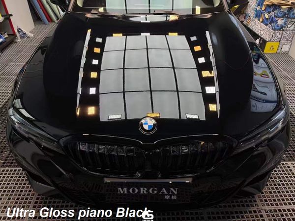 Hochwertiger, superglänzender, klavierschwarzer Vinyl-Wrap-Aufkleber für das ganze Auto, Abdeckfolie mit Luftablass-Anfangskleber, selbstklebende Folie mit geringer Klebrigkeit, 1,52 x 20 m, 5 x 65 Fuß