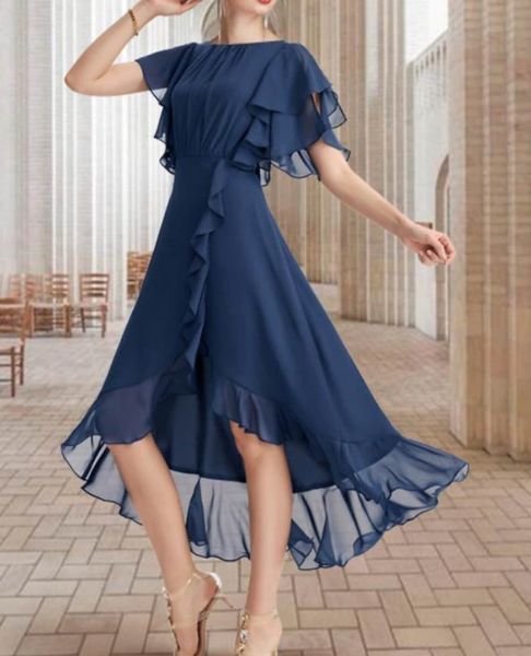 A-Linie-Kleid für die Brautmutter, dunkles Marineblau, elegantes Juwel, asymmetrisch, knielang, Chiffon, kurzärmelig, mit Rüschen, Gastparty-Kleider Robe De Soriee