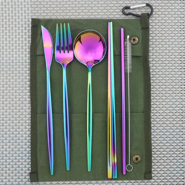 Set di posate Set di posate da viaggio in acciaio inossidabile colorato portatile ecologico da 7 pezzi Coltello Forchetta Cucchiaio Bacchette Cannucce Picnic