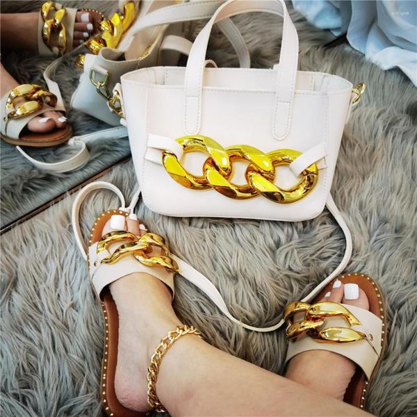 Elbise ayakkabıları son İtalyan PU metal terlik ile eşleşen çanta seti yaz eğlence kadınları düz ve çanta eşleşiyor