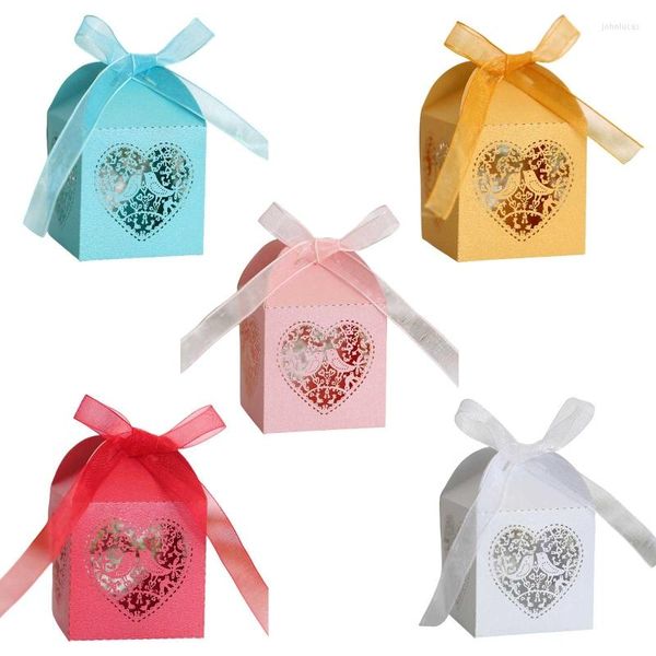 Embrulho de presente 100pcs Candas de casamento Caixas de amorbirds Design Luxo Lase Cut Party Favor Favor Ribbon Box Dia dos Namorados