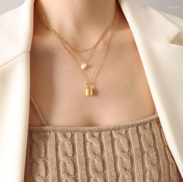 Colares com Pingente Ouro 18K 3 Camadas Colar de Pérolas Barrocas para Mulheres em Aço Inoxidável Designer de Jóias Acessórios de Luxo INS Coreano 2022
