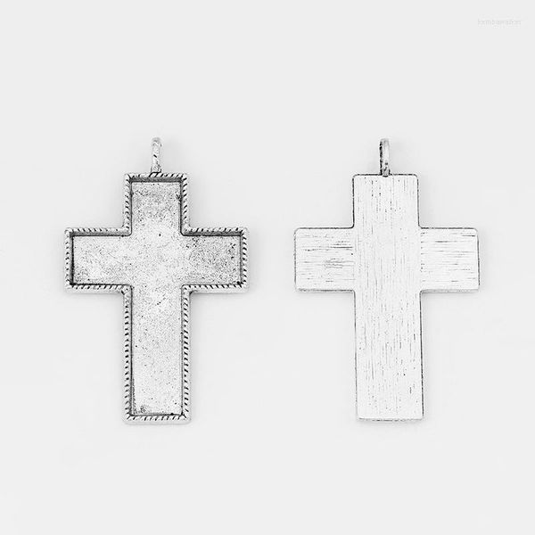 Colares pendentes 2pcs 70x50mm em branco Cabochon Configurações de bronze antigo grande forma cruzada igreja católica Craft de charme