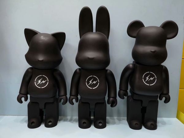 Nuove figure di giocattoli da 400% di azione Bearbrick PVC Action Figure Cosplay Flash Light Black Cat Bear Collections Bearbricklys 28 cm