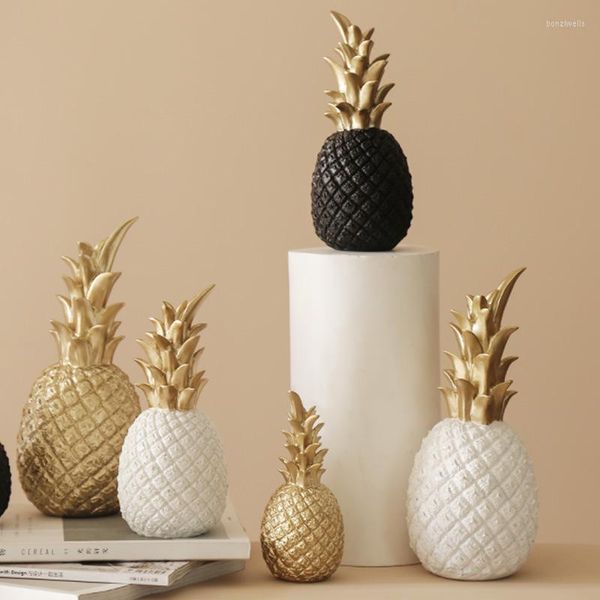 Figurine decorative Nordic Lussuosi accessori da scrivania Resina dorata Ananas Ananas Ornamenti per soggiorno Finestra dell'armadietto del vino