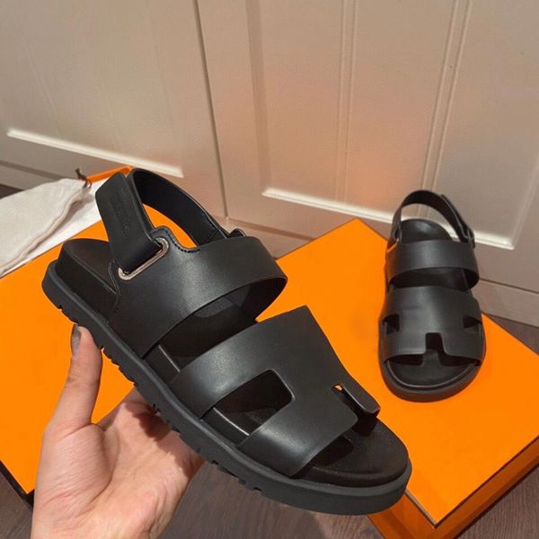 Designer Mulher ouro versátil Roman Men Sandals Couro preto Branco Sapatos de praia Sapatos de borracha Esporte TN SLIPER CASUAL TLIP