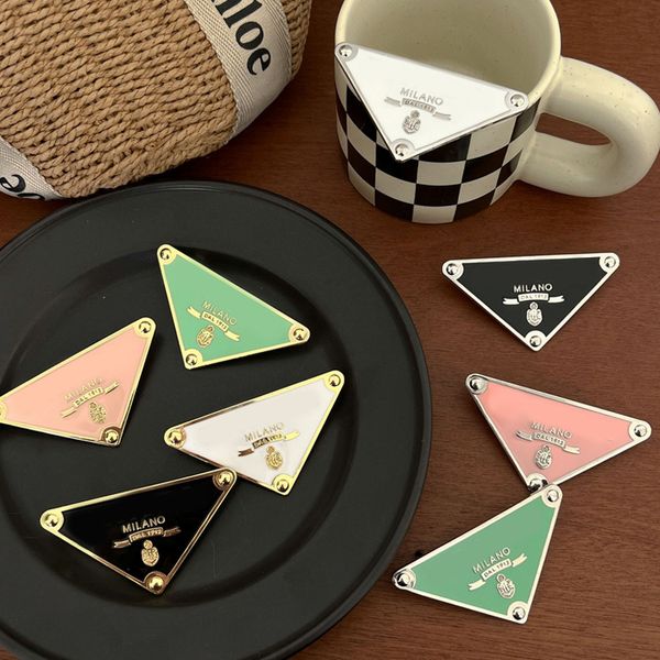 Fermaglio per capelli con lettere di design speciale con timbro Big Triangle Letter Barrettes per Gift Party