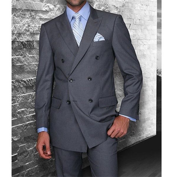 Herrenanzüge Blazer Dunkelgraue Hochzeitsanzüge für Männer mit zweireihigem Slim Fit im britischen Stil, maßgeschneiderter Bräutigam-Smoking, 2-teilige Jacke, Hose 220909