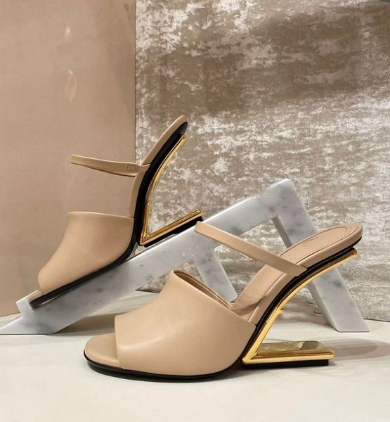 Элегантная бренда первая сандалии обувь женщин открытые ноги кожаная обнаженная черная белая насоса платье для вечеринки скульптурные F-образные каблуки Lady Slingback