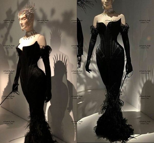 Vestidos formais de sereia sexy preta com luva de manga comprida 2023 mancha de penas de penas de penas de coração plissado vestido de baile árabe