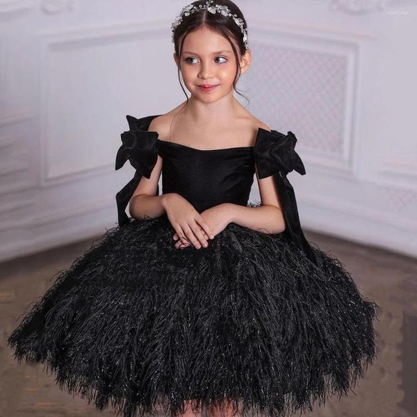 Vestidos de garotas pescoço de barco preto lindas penas de flor curvam -se do vestido de esferas de bola de ombro, vestido de concurso