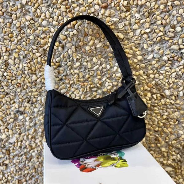 borsa da sera Donna Borse in nylon nero Hobos Borse a tracolla da donna di lusso Borse Borsa a mano con reticolo di diamanti Baguette Triangolo Borse piccole Tag Q