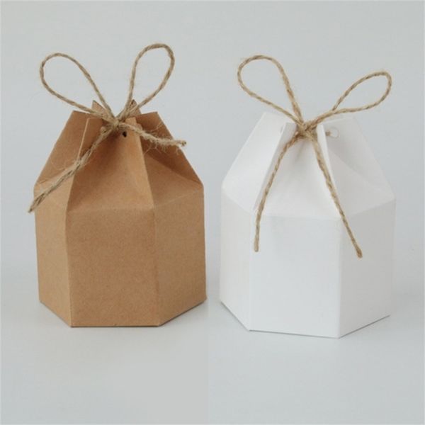 Wrap regalo 25/50pcs Kraft Pacchetto di carta Scatola di cartone Box Lantern Exagon Candy Box favore e regalo per le forniture per feste di San Valentino 220913 220913