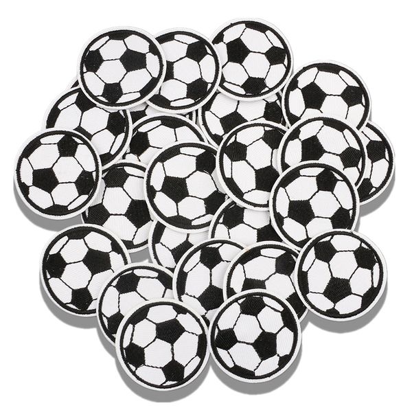 Понятия различные размеры футбольные вышитые пятна Черный белый мяч Железо на пластыря для одежды Курток Сумки DIY футбольные спортивные наклейки