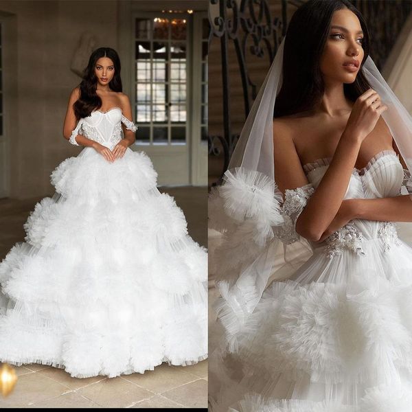 Abito da sposa di lusso su misura con spalle scoperte Perline Abito da ballo di cristallo Abiti da sposa gonfi con volant a strati