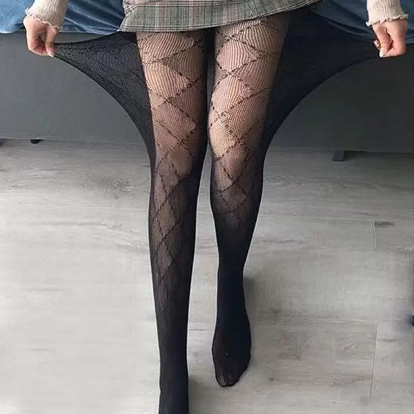 Tekstil tasarımcı kadın seksi dantel çorap moda mektupları desen uzun çorap lüks nefes alabilen bacak taytlar bayanlar düğün partisi külotlu çorap